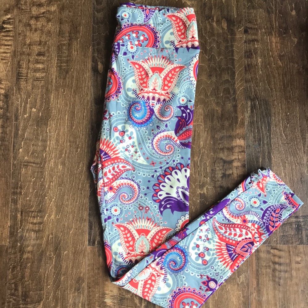 Lularoe OS paisley leggings NWT